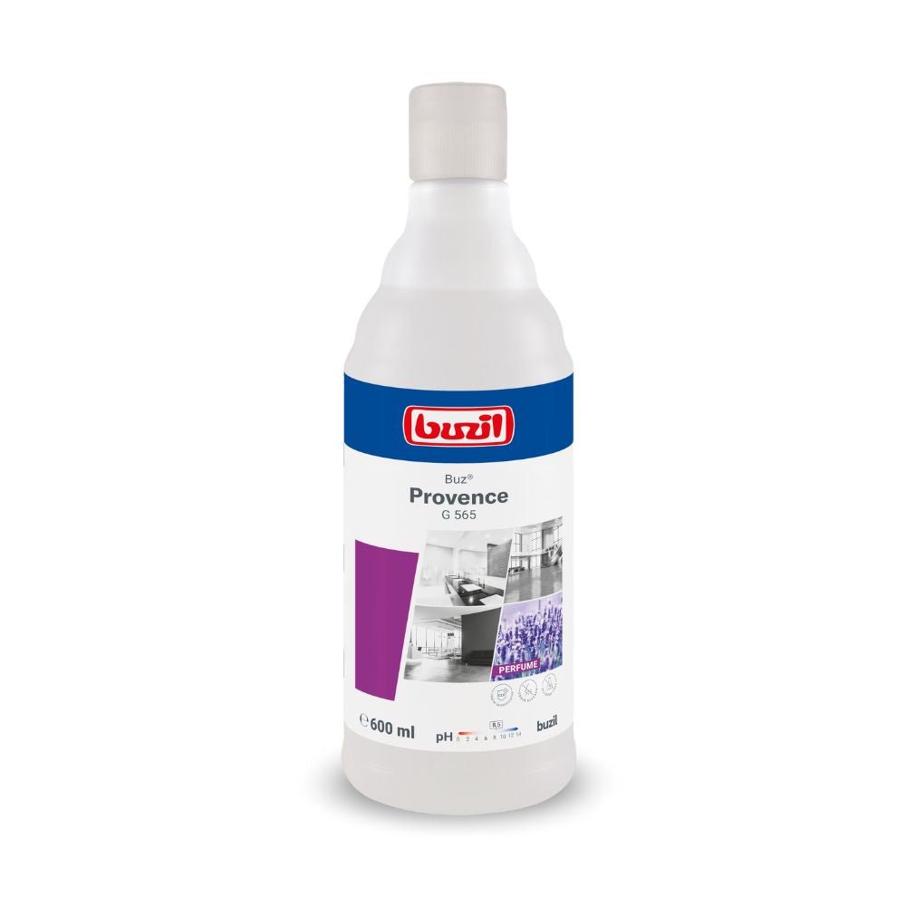 Un flacon de 600 ml de Buzil Air Provence G 565, spray d'ambiance prêt à l'emploi de la société BUZIL-WERK Wagner GmbH & Co. KG, muni d'une étiquette blanche et bleue sur laquelle figurent le logo de la marque, le nom du produit et des images d'intérieurs propres.