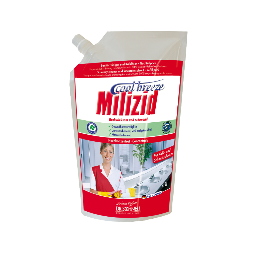 Un sachet de recharge d'un litre de Dr. Schnell Milizid Cool Breeze Nettoyant sanitaire et dissolvant de calcaire de DR.SCHNELL GmbH & Co. KGaA, avec une étiquette rouge contenant des informations sur le produit, des instructions et une photo d'une personne souriante en uniforme.