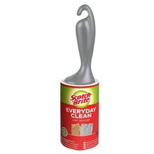 Le rouleau anti-peluches Scotch-Brite™ Everyday Clean de 3M Deutschland GmbH avec 56 feuilles enlève rapidement et facilement les peluches des vêtements et tissus.