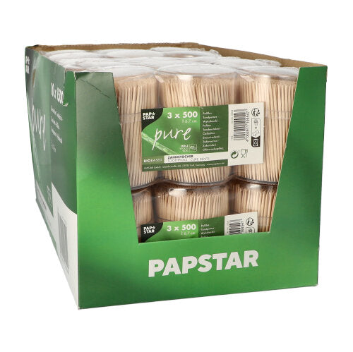 Une boîte en carton portant l'inscription "PAPSTAR GmbH" contient plusieurs paquets scellés de cure-dents PAPSTAR en bois "pure", ronds, 6,7 cm dans un distributeur (1500 pièces), où des cure-dents en bois de haute qualité sont présentés avec soin.