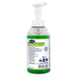 Un flacon pompe transparent de 475 ml de liquide vaisselle pour les mains Suma Quick Foam D1.6 de Diversey Deutschland GmbH & Co. OHG contient un savon mousse vert concentré, étiqueté avec une étiquette d'information blanche et bleue avec des symboles et des informations sur le produit.