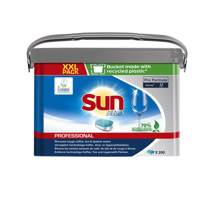 Un seau en plastique Sun Professional All in 1 Tabs pour lave-vaisselle de Diversey Deutschland GmbH & Co. OHG, pack XXL avec 200 tablettes, 70 % d'ingrédients naturels, certifié Ecolabel; seau en plastique recyclé.