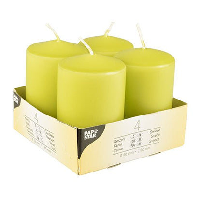 Un paquet de quatre bougies piliers cylindriques couleur ivoire (Ø 50 mm, 80 mm, sommet plat) de Starpak avec des mèches blanches, disposées dans un plateau en carton avec l'inscription « Starpak » et des détails sur le produit sur le côté.