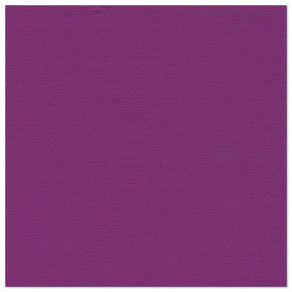 Une serviette rectangulaire unie violette de PAPSTAR GmbH, les "ROYAL Collection" 20 serviettes (1/4-pli, 40x40 cm), illustrée sur fond blanc - idéale pour une décoration de table élégante.