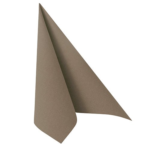 Une seule serviette grise PAPSTAR "ROYAL Collection" (40 x 40 cm, 1/4 pliée) de PAPSTAR GmbH est posée à plat sur une surface plane, pliée en triangle avec une pointe pointue et une texture visible.