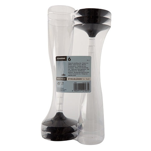 Un pack de six verres à pied Starpak pour champagne (0,1 l, Ø 5 cm, 17,5 cm, transparent) en PS avec fond noir, empilés et emballés dans un emballage transparent avec une étiquette d'information produit.