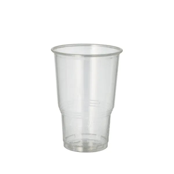 Le gobelet à boissons froides PAPSTAR 70, PLA "pure" clair comme du cristal avec bord en mousse de PAPSTAR GmbH se tient debout devant un fond blanc simple et présente son design respectueux de l'environnement, idéal pour servir des boissons froides.