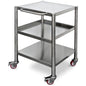 Der Duni GmbH Trolley für DF22/22F/32/32F in Silber Edelstahl (600x600x800mm, 1 Stück) verfügt über drei Einlegeböden, einen seitlichen Griff und vier schwenkbare Rollen - zwei davon mit Bremsen - für einen effizienten Transport in einem schlanken Industriedesign.
