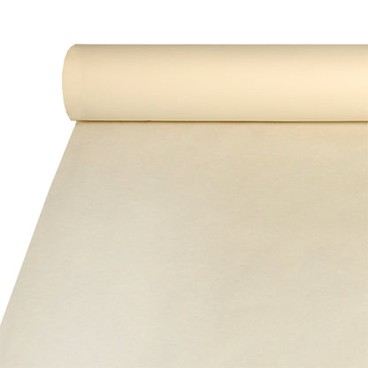 Un grand rouleau de nappe Starpak, similaire au tissu (Airlaid 20 m x 1,2 m), est déroulé sur une surface plane et révèle sa texture lisse et impeccable - idéal pour la restauration ou les décorations de table de haute qualité.