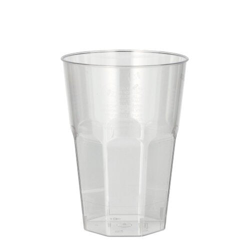 Un gobelet transparent en plastique Starpak pour Latte Macchiato (0,3 l, 8 cm Ø, 11 cm de haut) avec des côtés coniques et un fond plat de l'ensemble de 30 verres Starpak, surface cristalline, présenté sur un fond blanc simple.