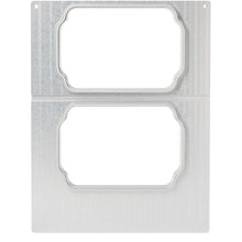 Une plaque en argent avec deux découpes rectangulaires arrondies, adaptée à la cassette DF15/25 pour bol PP Take Away 900 ml (à double usage) de Duni GmbH, disposées l'une sur l'autre et ornées de bords décoratifs.