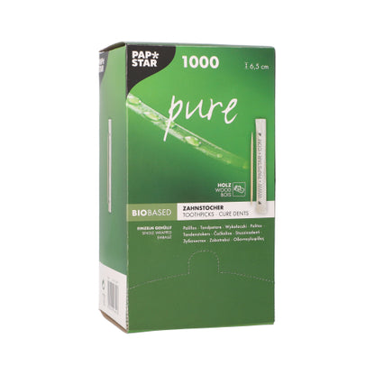 Une boîte distributrice verte de cure-dents "pure" PAPSTAR ronds, en bois, 6,5 cm de PAPSTAR GmbH contient 1000 cure-dents en bois et est munie de détails du produit et d'une image de cure-dents sur le devant.