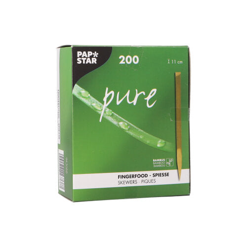 Une boîte verte "PAPSTAR" contient 200 brochettes de finger food (11 cm, bois naturel), idéales pour les fêtes. La face avant montre une image de brochette et des informations multilingues. Marque : PAPSTAR GmbH.