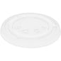Un couvercle plat transparent fermé pour 188001-2 de Duni GmbH, en rPET avec des symboles de recyclage en relief et un bord texturé pour une meilleure prise, présenté en vue de dessus légèrement inclinée. Emballage : 60 pièces - idéal pour un emballage durable.