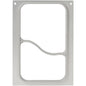 La cassette DF10/20 2-comp pour PP/M BK plateau repas 1146 ml 2 de Duni GmbH est un plateau rectangulaire argenté avec deux compartiments, séparés par une cloison ondulée horizontale et quatre petits trous d'angle. Emballage (1 pièce).