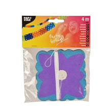 La PAPSTAR guirlande en papier (Ø 11,5 cm, 4 m) de PAPSTAR GmbH est une décoration festive dans un sac en plastique transparent. L'emballage montre des personnes en train de fêter et met en avant le design coloré éclatant et la longueur de 4 mètres.