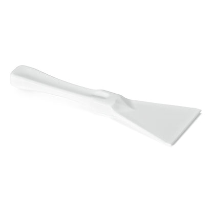 Une spatule en plastique HACCP blanche de Nölle Profi Brush de Nölle Profi Brush Bürsten- & Pinseltechnik e.K. avec une lame large et plate et une poignée profilée se tient sur un fond blanc simple.
