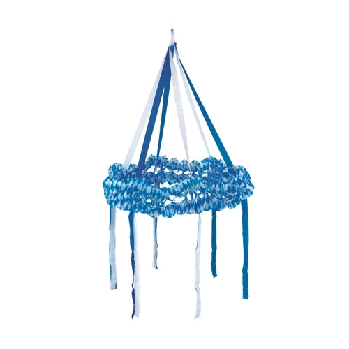 La couronne décorative en papier PAPSTAR Ø 75 cm de PAPSTAR GmbH est une guirlande circulaire bleue, difficilement inflammable, avec des franges en bas et des serpentins pour suspendre et décorer. Livrée dans un emballage individuel.