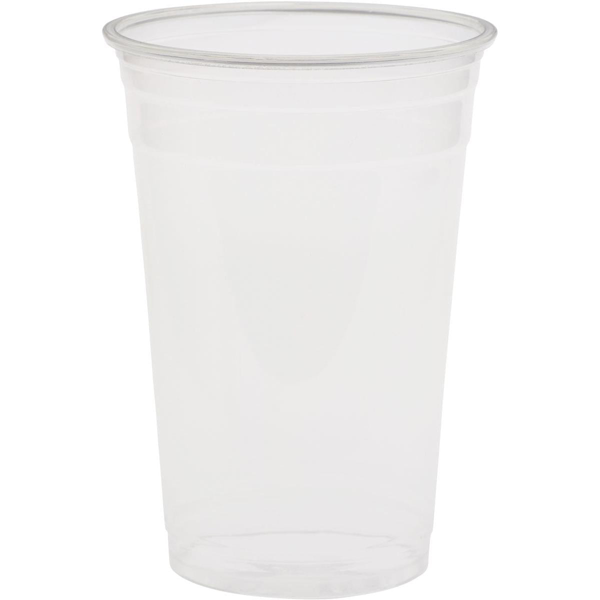 Le verre Crystal Transparent de Duni GmbH est un gobelet en plastique transparent vide avec un couvercle transparent, qui ressemble à du verre élégant et est représenté sur un fond blanc simple.