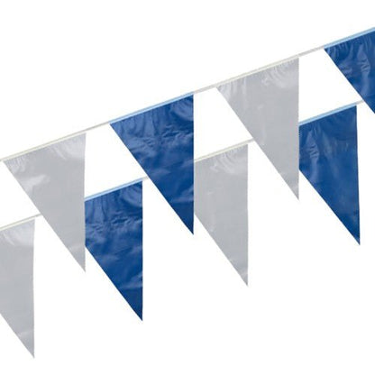 La PAPSTAR guirlande de fanions, film résistant aux intempéries de la PAPSTAR GmbH avec des fanions triangulaires bleus et blancs alternés sur une corde blanche apporte un charme festif aux fêtes de jardin et événements en plein air.