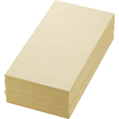 Une pile de serviettes Dunilin 48 x 48 cm 1/4 pli de Duni GmbH, beige et rectangulaire, est soigneusement disposée sur un fond blanc.