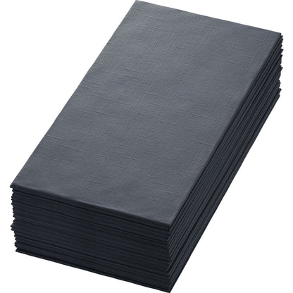 Une pile de serviettes Dunilin gris foncé 48 x 48 cm 1/4 pli de Duni GmbH avec un motif de structure discret est présentée sur un fond blanc simple.