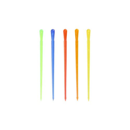 Cinq colorés PAPSTAR Pique-décoration « Drop » (8 cm) de la PAPSTAR Des bandes aux couleurs vert, bleu, orange, rouge et jaune sont disposées verticalement sur un fond blanc. Chacune présente une extrémité arrondie et une pointe effilée, ce qui en fait un élément idéal pour une décoration de fête élégante.