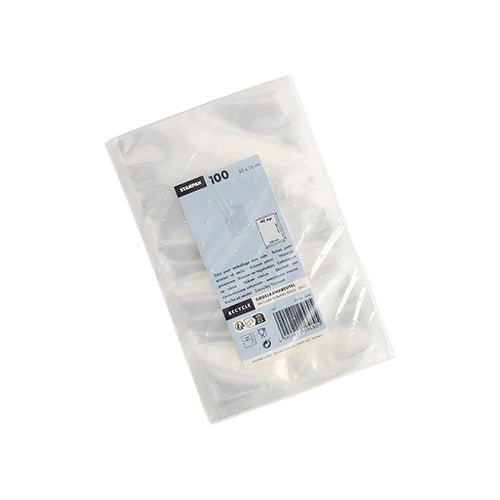 Un emballage plastique transparent avec 100 sacs transparents Starpak à bord scellé (PA/PE), avec une étiquette bleu-blanc contenant des informations sur le produit et un code-barres ; des manchons empilés sont visibles à travers l'emballage.