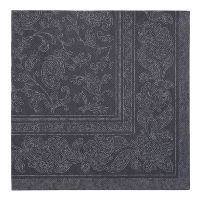 Gros plan d'une serviette carrée noire PAPSTAR 50 serviettes "ROYAL Collection" 1/4-pli 40 x 40 cm de la PAPSTAR GmbH avec un motif paisley et floral complexe sur le bord et au centre.