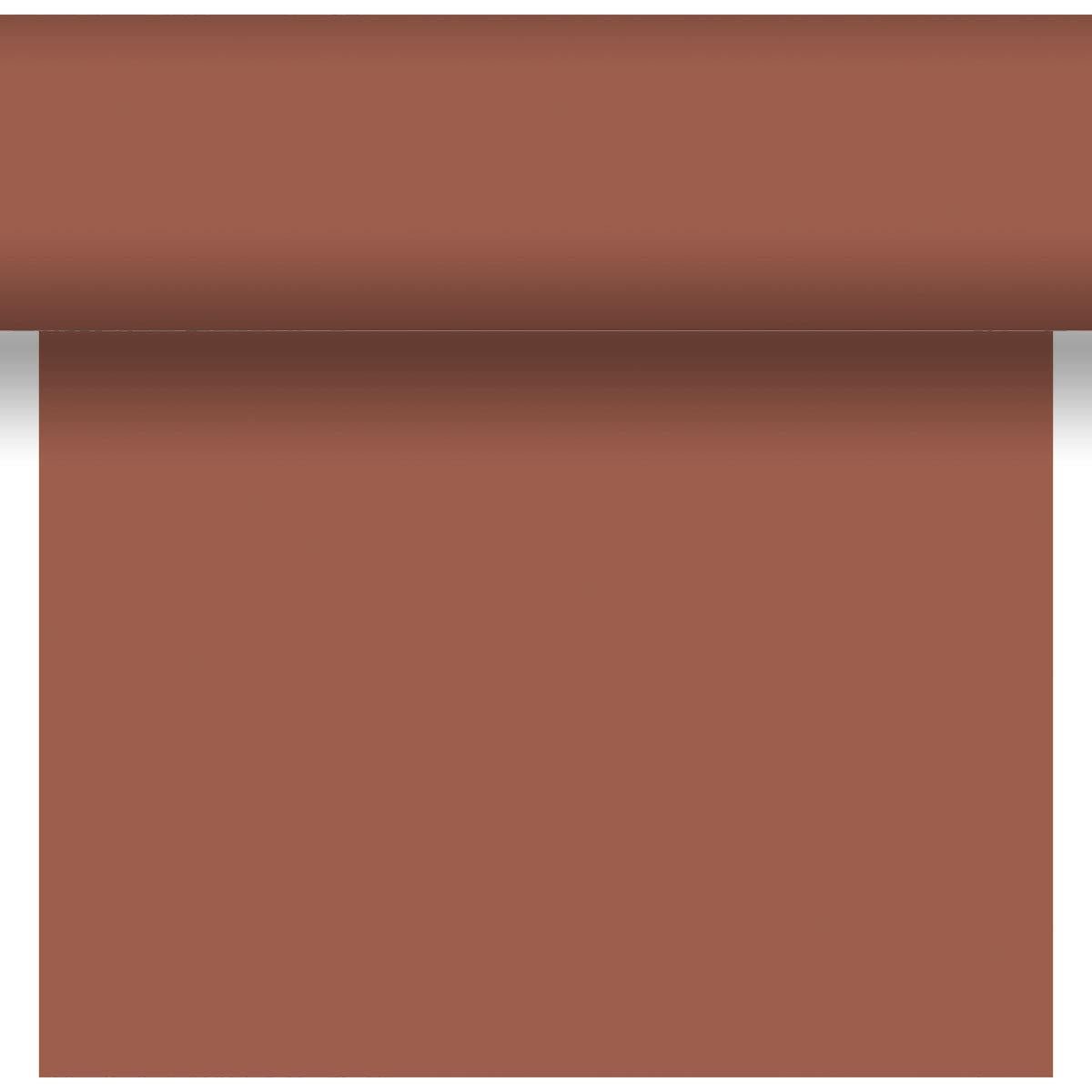 Un chemin de table Dunicel Tête-à-Tête 24 m x 0,4 m (20 sections) de Duni GmbH partiellement déroulé pend devant un fond blanc - idéal pour une décoration de table élégante ou un Tête-à-Tête stylé.