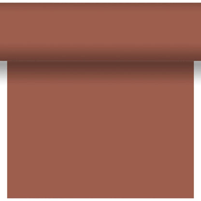 Un chemin de table Dunicel Tête-à-Tête 24 m x 0,4 m (20 sections) de Duni GmbH partiellement déroulé pend devant un fond blanc - idéal pour une décoration de table élégante ou un Tête-à-Tête stylé.