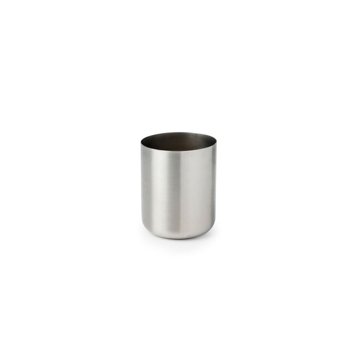 Le porte-couverts et serviettes rond Pond de Duni GmbH est un accessoire de table élégant en acier inoxydable avec une finition brossée - idéal pour les décorations de table modernes. L'emballage contient 1 pièce, illustrée sur fond blanc.