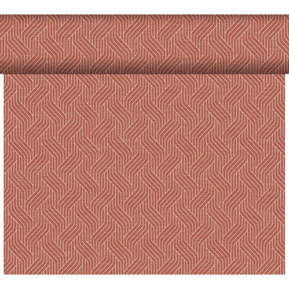 Le chemin de table Dunicel Tête-à-Tête de Duni GmbH (24 m × 0,4 m, 20 sections) présente un motif géométrique blanc entrelacé sur un rouge brique tamisé, idéal pour une décoration de table élégante ou une inspiration créative.