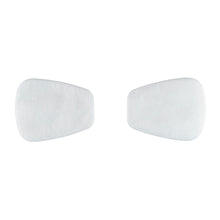 Zwei weiße, trapezförmige 3M™ Partikelfilter 5925, P2 der 3M Deutschland GmbH sind nebeneinander auf einfarbig weißem Hintergrund abgebildet - ideal für Schutz vor Staub. Die Packung enthält 10 Paar/Packung (1 Stück).