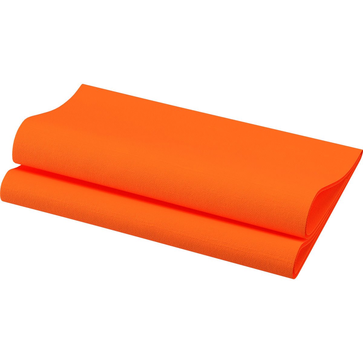 Un tapis orange vif, qui reprend l'apparence des serviettes Bio-Dunisoft 40 x 40 cm 1/4 pli de Duni GmbH, est partiellement enroulé et plié sur fond blanc, montrant sa surface texturée et ses bords nets.