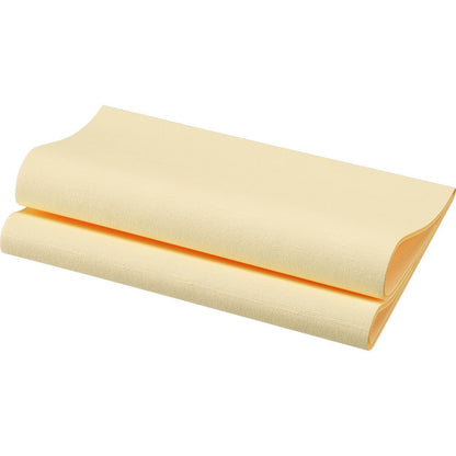 Une feuille pliée jaune clair, texturée, de serviettes Bio-Dunisoft 40 x 40 cm 1/4 pli de Duni GmbH est présentée sur fond blanc - idéal pour des décorations de table luxueuses et écologiques.