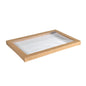 Le couvercle de restauration en carton brun et PLA de Duni GmbH (455x313 mm, 50 pièces) a une fenêtre transparente, est biodégradable, vide et placé sur un fond blanc.