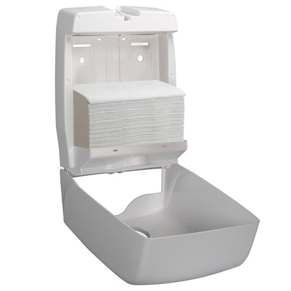 Un distributeur mural blanc s'ouvre et donne accès aux serviettes pliées Scott® CONTROL™ - Blanc (15 clips x 212 feuilles | carton) de Kimberly-Clark GmbH, avec le couvercle inférieur incliné pour faciliter l'accès aux serviettes hygiéniques.