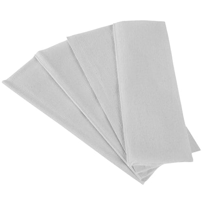 Cinq mouchoirs pliants Kleenex® blancs et non utilisés de Kimberly-Clark GmbH sont disposés en éventail. Le grand paquet contient 15 paquets de 124 feuilles chacun - idéal pour les besoins quotidiens.