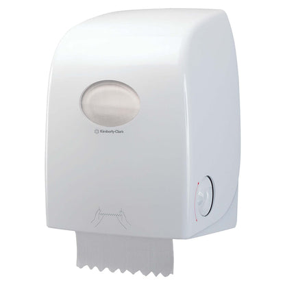 Le distributeur de serviettes en rouleau Aquarius™ - Blanc de Kimberly-Clark GmbH est un distributeur mural blanc avec une fenêtre ovale transparente qui montre le rouleau de serviettes en papier à l'intérieur et distribue une serviette par le bas - idéal pour les espaces publics.