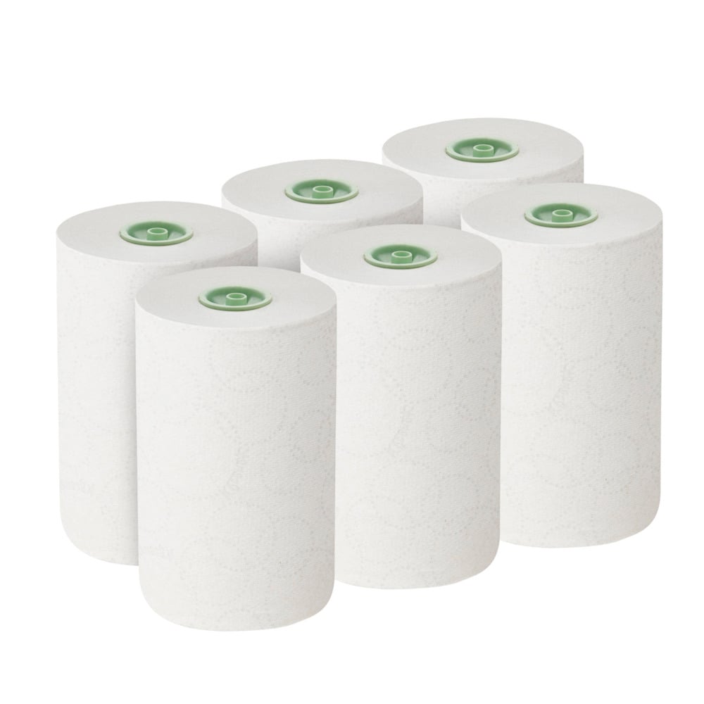 Six essuie-mains en rouleau blanc 1 épaisseur Kleenex® E-roll Slimroll™ de Kimberly-Clark (6x135m) avec un noyau en carton vert sont disposés en deux rangées de trois sur un fond uni blanc.