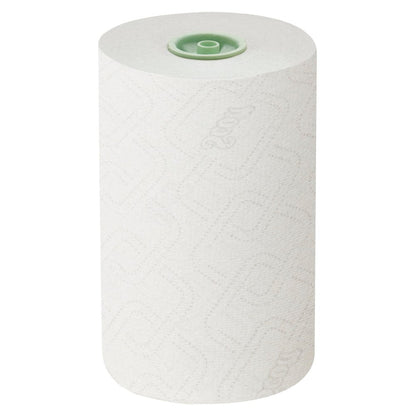 Un seul essuie-mains en rouleau Scott® Essential™ Slimroll™ blanc (1 épaisseur, motif géométrique, noyau vert) de Kimberly-Clark GmbH est debout sur un fond blanc uni.