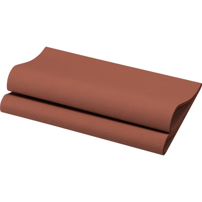 Une serviette Bio-Dunisoft pliée (40 x 40 cm, 1/4 pli) de Duni GmbH en matériaux biodégradables avec une surface brune texturée sur fond blanc.