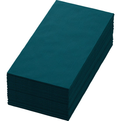 Illustrée est une pile soigneusement empilée de serviettes rectangulaires Bio-Dunisoft 40 x 40 cm 1/8 pli livre de Duni GmbH sur un fond blanc. Ces serviettes en papier respectueuses de l'environnement sont vert foncé et uniformément alignées.
