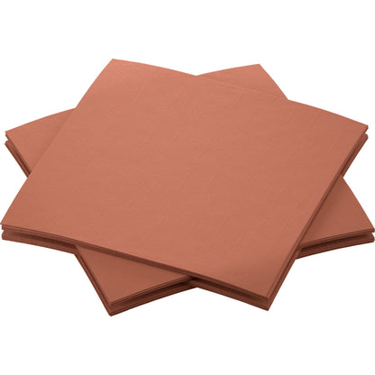 Une pile de serviettes Bio-Dunisoft de 20 x 20 cm de la société Duni GmbH, disposées en se chevauchant légèrement sur un fond blanc.