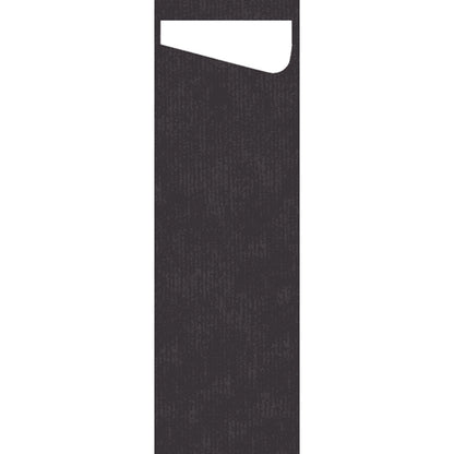 Une forme rectangulaire noire verticale avec une découpe en biais blanche en haut à droite ressemble au SACCHETTO Bio D-Soft Slim de Duni GmbH - idéal pour le lavage écologique des vêtements délicats. Le fond est uni blanc.
