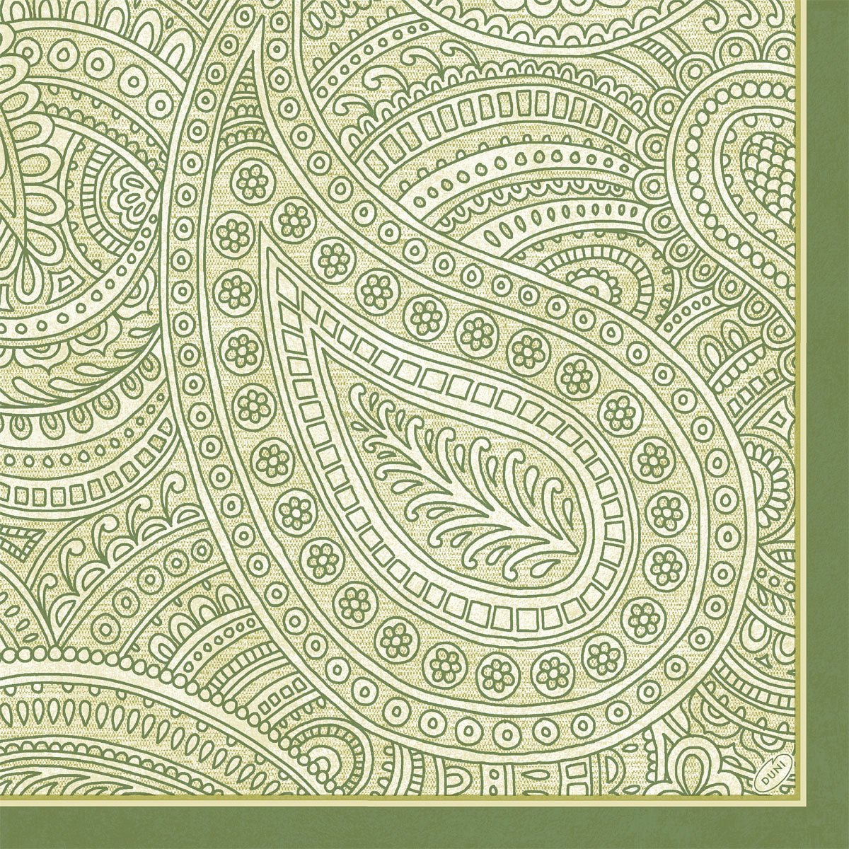 Les serviettes Duni GmbH 40x40 4 plis Classic Paisley présentent un motif paisley vert élégant avec des motifs floraux et de volutes, encadré d'un vert vif. Chaque paquet contient 50 serviettes résistantes, parfaites pour des tables dressées avec style.