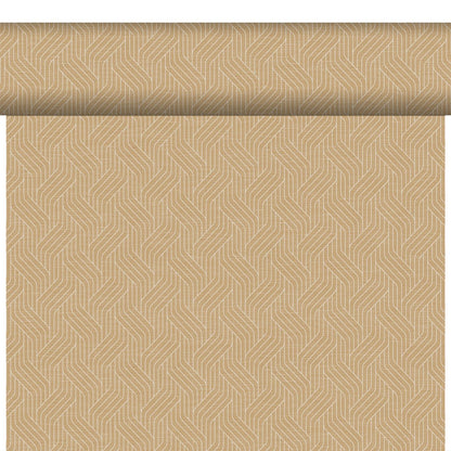 La Bio-DC-Tete a Tete 0,4x24m de Duni GmbH est un papier peint biodégradable et écologique avec un fond brun clair et des motifs géométriques de lignes lumineuses répétitives, qui est partiellement déroulé et appliqué verticalement.