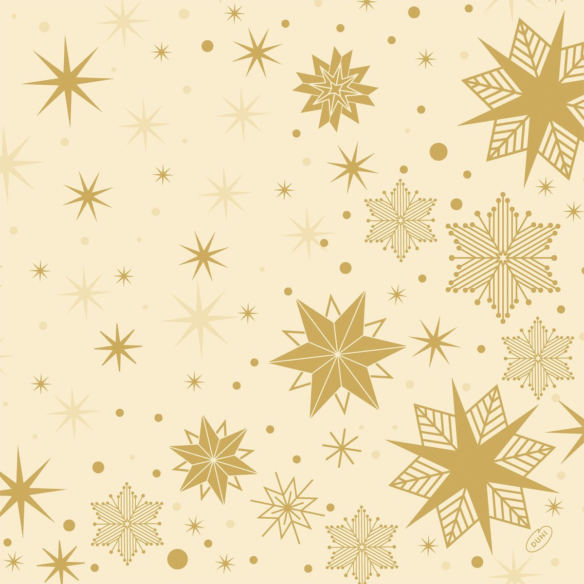 Un fond beige avec des étoiles et des flocons de neige dorés de différentes tailles formant un motif répétitif - idéal pour les serviettes Bio-Dunisoft 40x40cm de Duni GmbH.