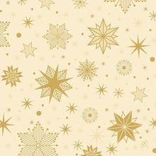 Die Duni GmbH Servietten 40x40 4-lagig Klassik Stargazing creme (Packung 50 Stück) zeigt goldene geometrische Sternenbilder und Schneeflocken auf einem hellbeigen Hintergrund - ideal, um jeder Feier festliche Eleganz zu verleihen.